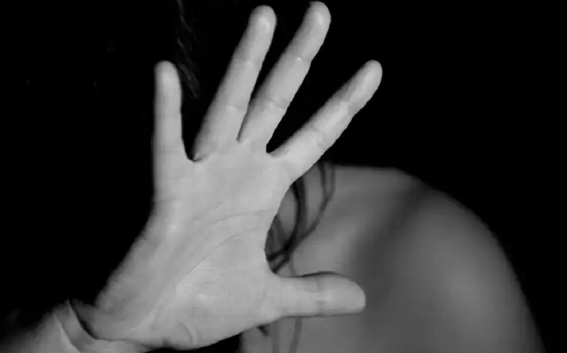 Κρήτη: Γιος γρονθοκόπησε τη μητέρα του μέσα στο δρόμο