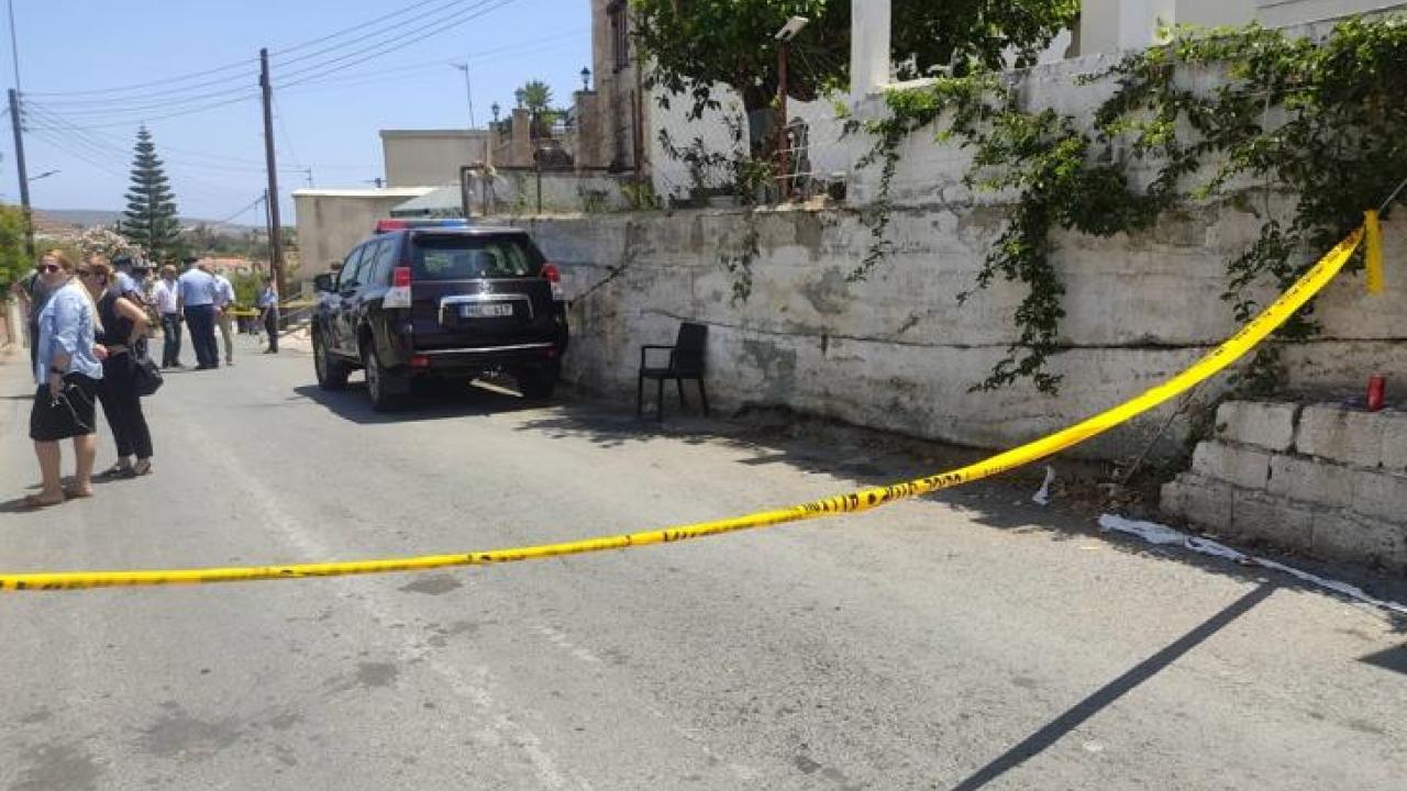 Κύπρο: Περιέλουσε τρεις ανθρώπους με βενζίνη και τους έβαλε φωτιά