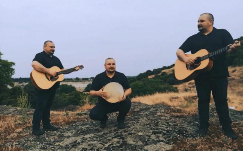 Σαράντης Μούτος - Μικρό μελαχρινό (εγείραν τα κλωνάρια μου)