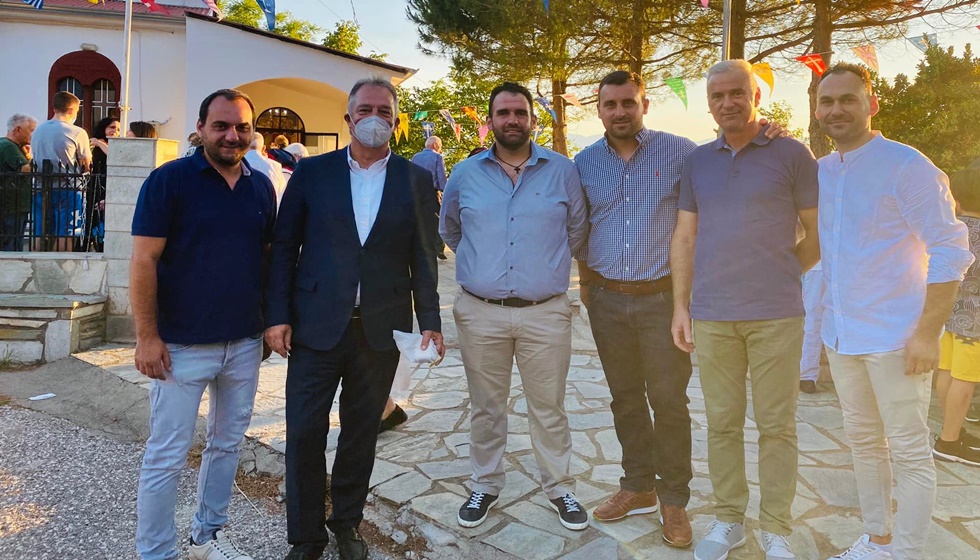 Στην όμορφη Πεύκη και στο εκκλησάκι της Αγίας Μαρίνας οι Αβραμόπουλος - Μιχαλάκης
