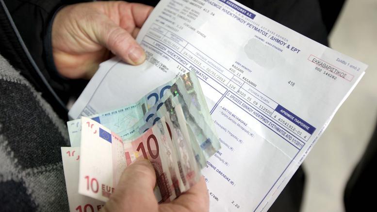 Έρευνα ΣΕΛΠΕ: Οι λογαριασμοί «ροκανίζουν» το μηνιαίο εισόδημα - Ποιες δαπάνες μειώνουν οι καταναλωτές