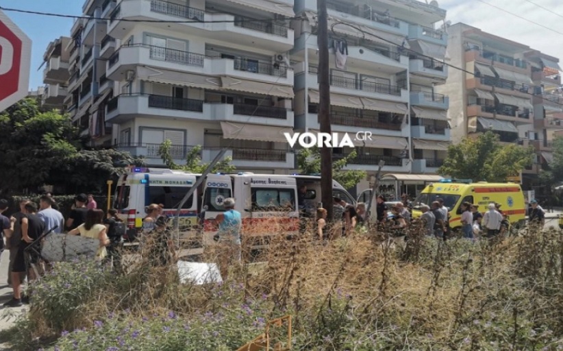 Ατύχημα σε στάση λεωφορείου του ΟΑΣΘ σημειώθηκε στη Θεσσαλονίκη.