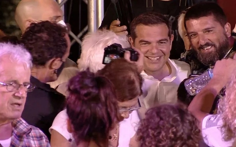 Αλέξης Τσίπρας από  Ικαρία: Να τελειώσουμε με το καθεστώς Μητσοτάκη πριν είναι αργά