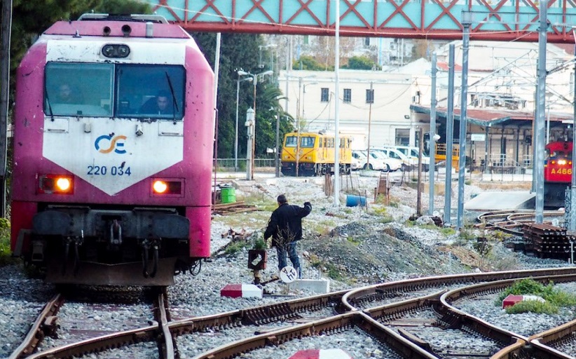 Θήβα: Άνδρας παρασύρθηκε από τρένο - Ακρωτηριάστηκε στο πόδι