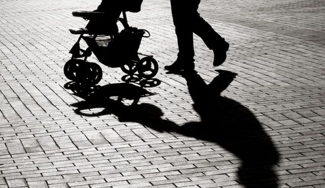 Άρπαξαν μωρό και αποπειράθηκαν να το δώσουν για παράνομη υιοθεσία