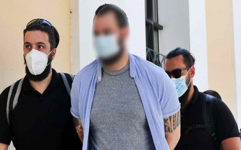 Παίκτης ριάλιτι: «Εχω 1,5 εκατομμύριο ευρώ από ακίνητα και escorting ανδρών»