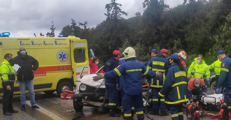 Σοβαρό τροχαίο έξω από τη Λάρισα με τραυματισμό 8χρονου