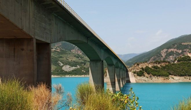 Ευρυτανία: Βατραχάνθρωποι στη Λίμνη Κρεμαστών για την 48χρονη