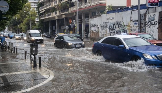 Κακοκαιρία: Σφοδρό χτύπημα σε Κεντρική Μακεδονία και Θεσσαλία