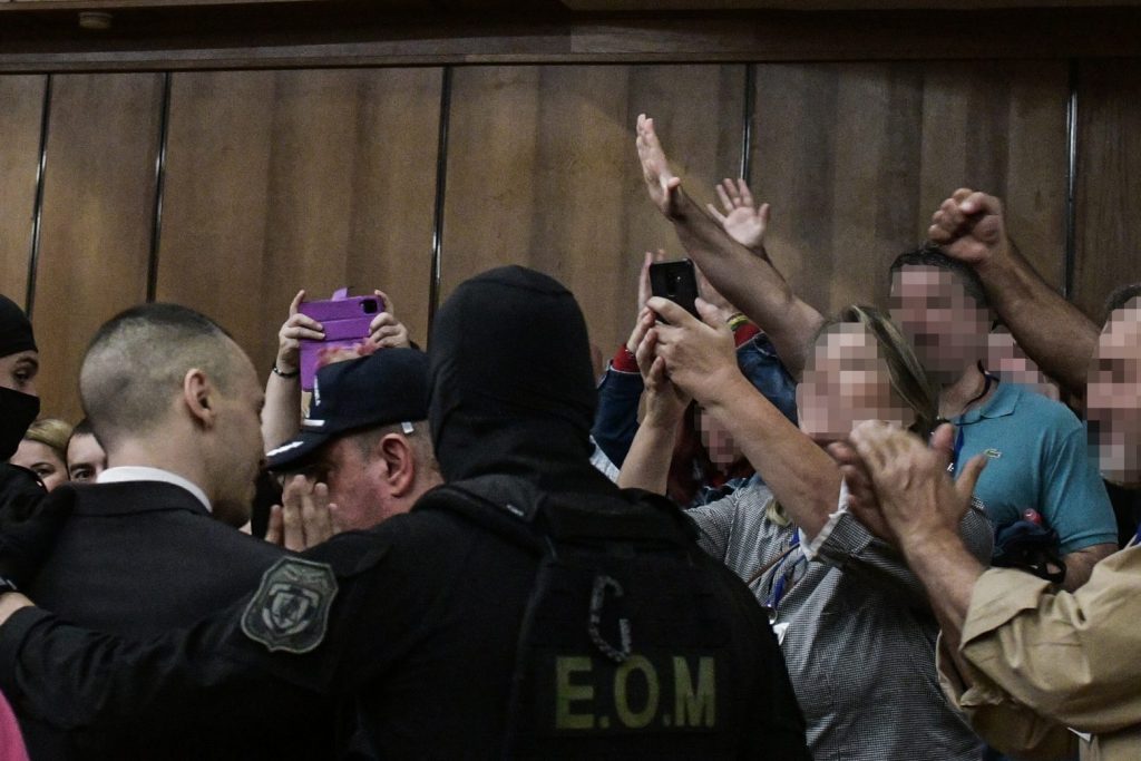 Χρυσή Αυγή – Εφετείο: Οργή των κομμάτων για την ανοχή της αστυνομίας στους νεοναζί
