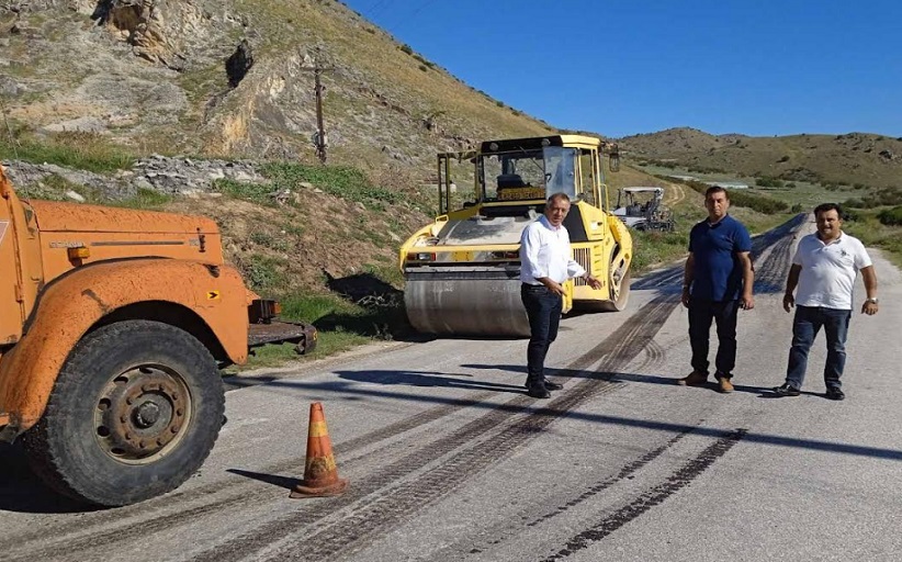 Έργα ασφαλτόστρωσης στο παράπλευρο δίκτυο της ε.ο. Τρικάλων – Λάρισας  από την Περιφέρεια Θεσσαλίας