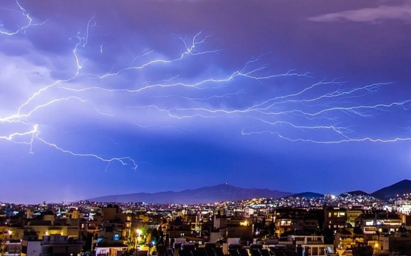 Κακοκαιρία: Έκτακτη σύσκεψη, ενεργοποιείται το 112