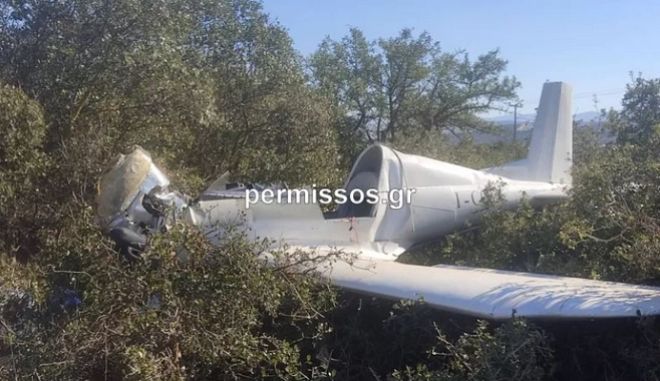 Θήβα: Πτώση μονοκινητήριου αεροσκάφους δίπλα στην εθνική οδό Αθηνών - Λαμίας