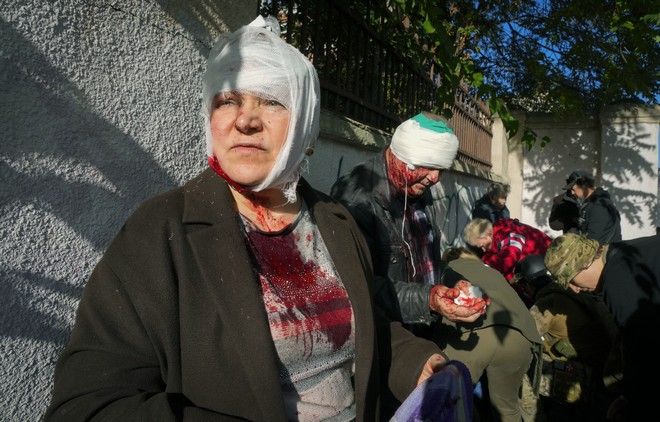 Μαζικά ρωσικά πλήγματα στην Ουκρανία - Κατακραυγή από τη Δύση για 