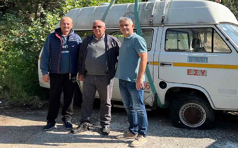 Απομάκρυνση παλαιού ασθενοφόρου του ΕΚΑΒ από το ΚΥ Καλαμπάκας