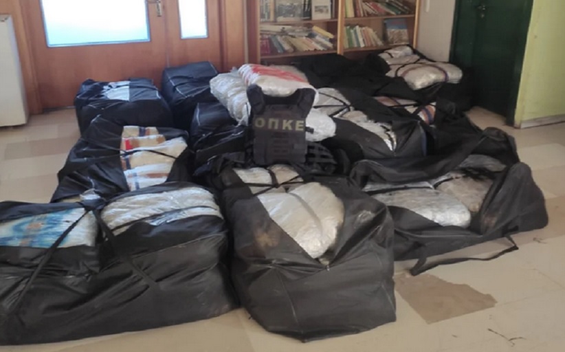 Ιωάννινα: Με κλεμμένο βαν μετέφεραν 375 κιλά κάνναβης