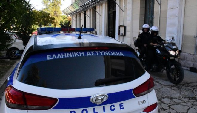 Μάνδρα: Κακοποίηση του 17χρονου από τον πατέρα καταγγέλλει το 