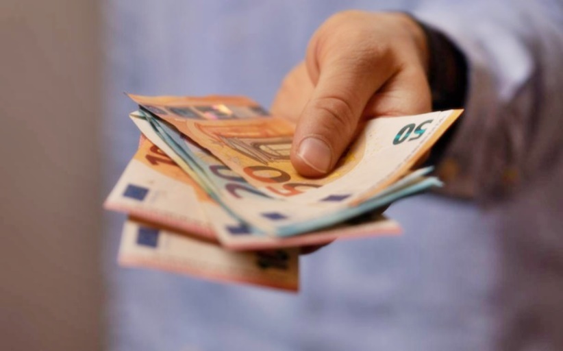 Επίδομα 200 ευρώ τον μήνα για 12 μήνες με γρήγορη αίτηση - Οι δικαιούχοι