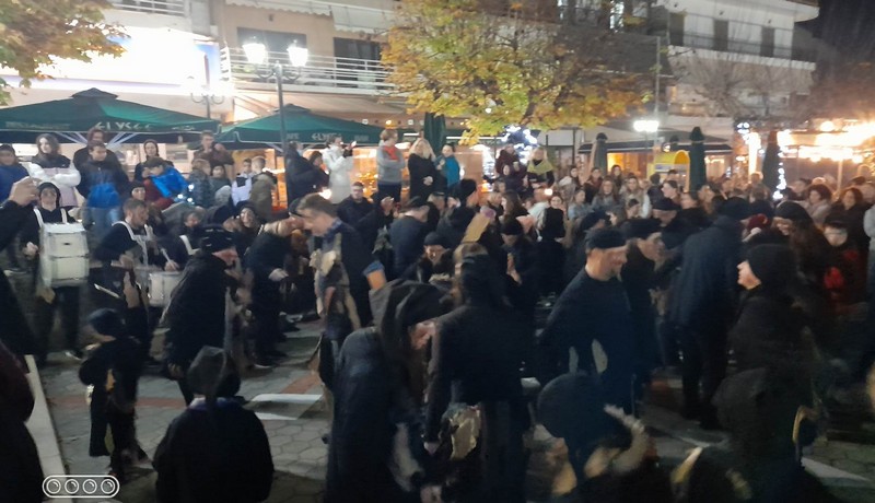 Επίσκεψη του υποψ. Δημάρχου Λ. Αβραμόπουλου για χρόνια πολλά, σε λαϊκή αγορά και υπηρεσίες της πόλης...