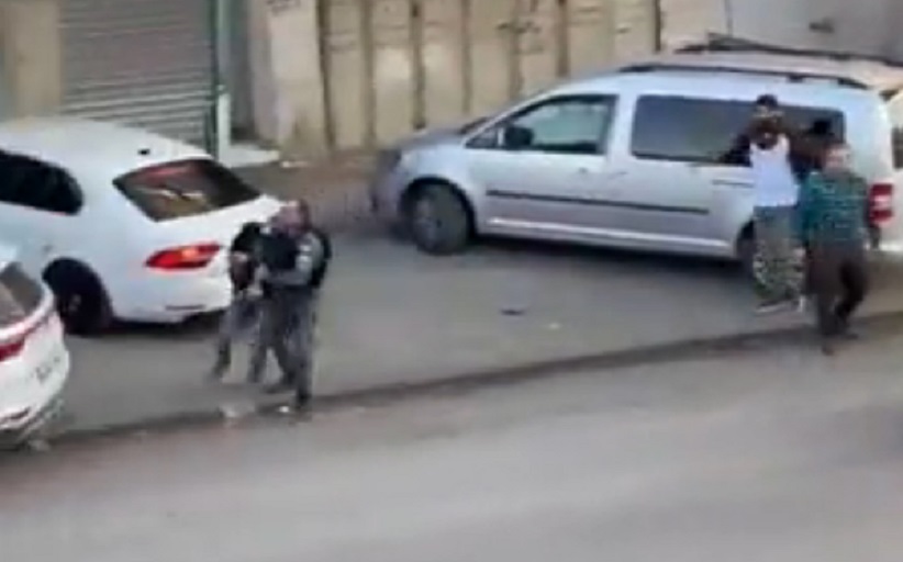 Ισραηλινός στρατιώτης πυροβολεί εν ψυχρώ έναν Παλαιστίνιο...