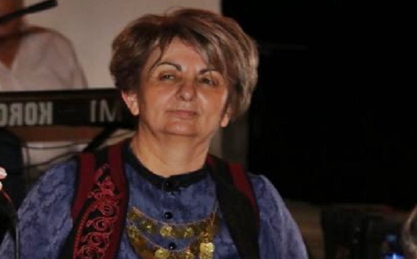 Ἐν φάτνῃ ἀνάκλινεται… ὁ Ποιητὴς τῶν ὅλων