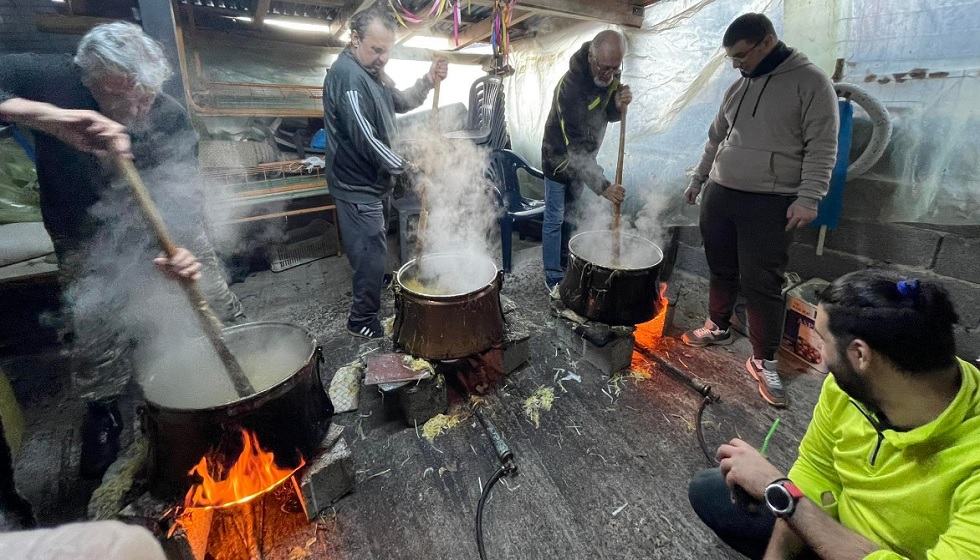Τίμησαν την παράδοση στην Κρύα Βρύση με γιορτή Τσιγαρίδας και παραδοσιακής αλευριάς