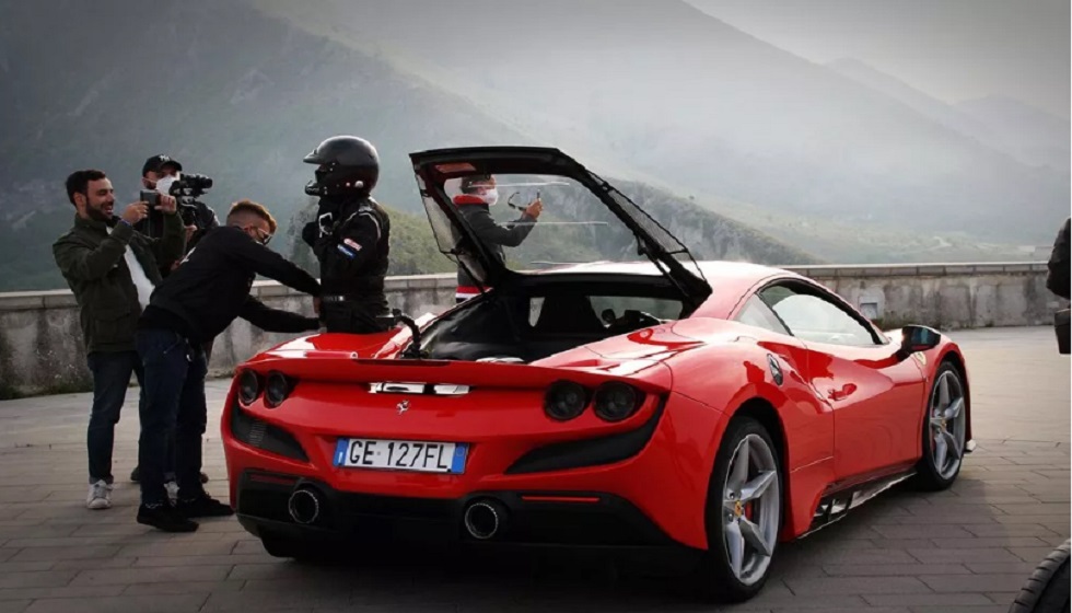 Ετοιμάζουν ρεκόρ Γκίνες με Ferrari F8 Tributo στα Μετέωρα