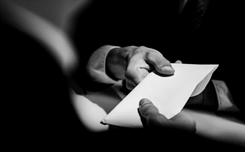 Θεσμικός και πολιτικός σεισμός - Συνεχής η σύγκρουση συμφερόντων