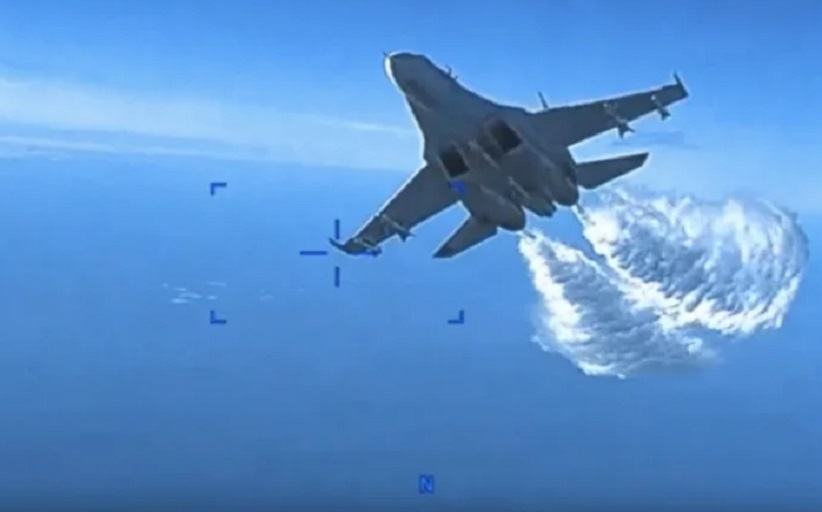 Μαύρη Θάλασσα: Βίντεο - ντοκουμέντο από το «τετ-α-τετ» του ρωσικού μαχητικού με το αμερικανικό drone