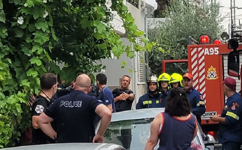 Φρικτός θάνατος στη Λάρισα: Άνδρας κάηκε, έπεσε από μπαλκόνι και καρφώθηκε σε κάγκελα