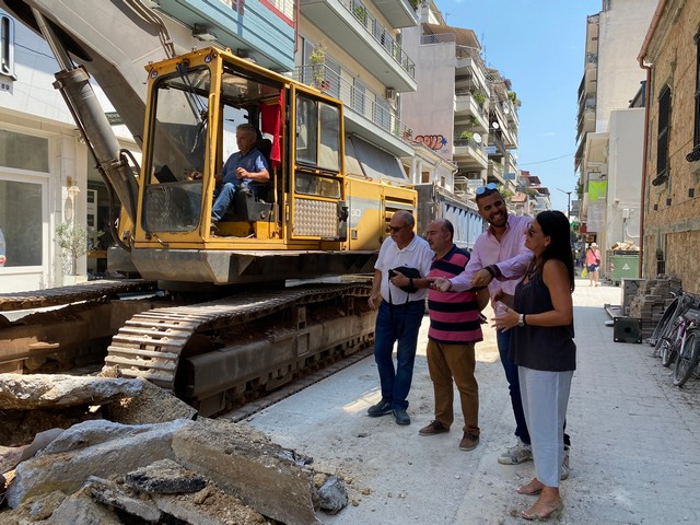 Ξεκίνησε και η ανάπλαση της οδού Γαριβάλδη – Αυτοψία Ν.  Σακκά