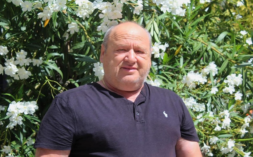 Ανακοίνωση υποψηφιότητας του Στέφανου Καρακώστα και δήλωση στήριξης στον Λευτέρη Αβραμόπουλο