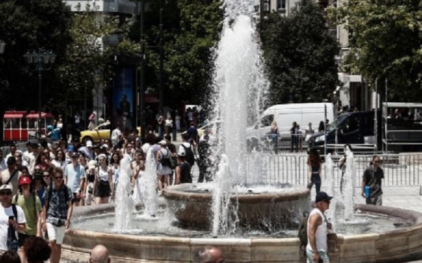 Όλα τα μέτρα για τον καύσωνα: Σκέψεις για κλειστούς παιδικούς και αργία στο Δημόσιο