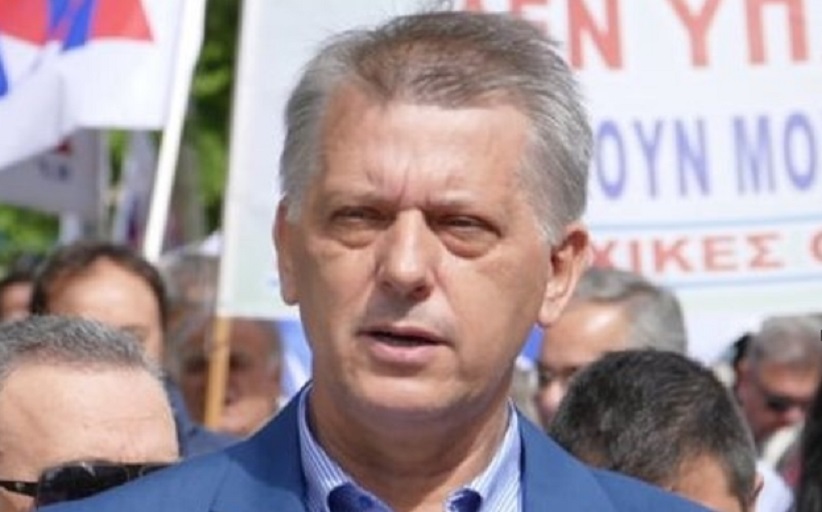Μονιμοποίηση όλων των συμβασιούχων, κάλυψη όλων των κενών με προσλήψεις μόνιμου προσωπικού σε Περιφέρεια και Δήμους.