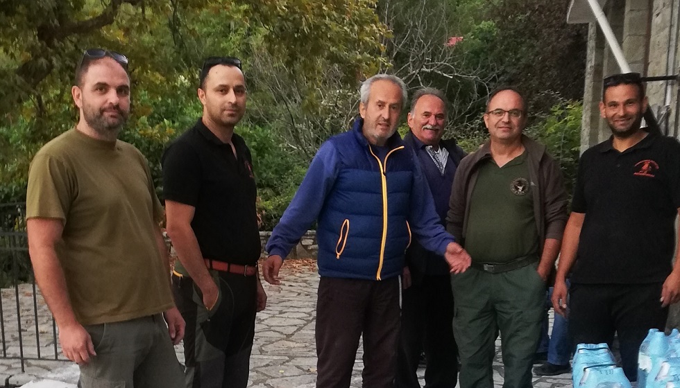 Κυνηγετικός Καλαμπάκας: Μετέφερε εμφιαλωμένα νερά στα ορεινά χωριά του Δήμου Μετεώρων