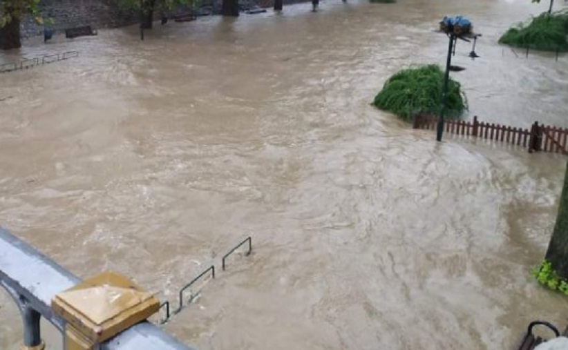 Δύσκολη νύχτα για τον Νομό Τρικάλων - Πλημμύρες σε Τρίκαλα - Πύλη και σε πολλά χωριά με εκκενώσεις πληθυσμού