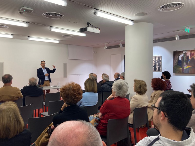 Πραγματοποιήθηκε η ομιλία του Διεθνολόγου Σωτήρη Σέρμπου στη Βιβλιοθήκη