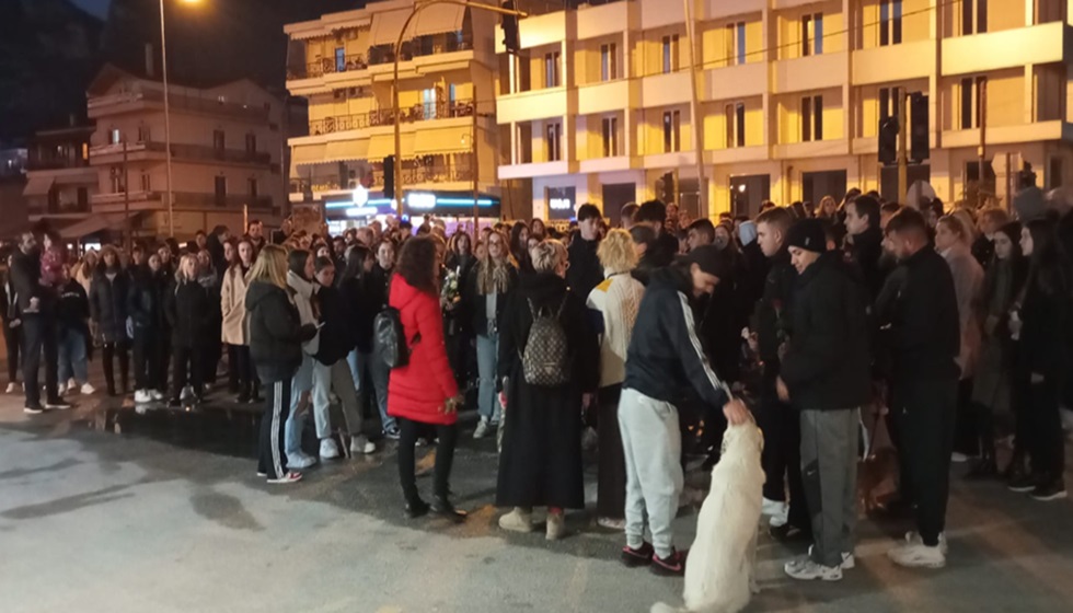 Η Καλαμπάκα δε ξεχνά τα αγαπημένα της αστεράκια - Τη Χρύσα, τη Θωμούλα, την Αναστασούλα και τις οικογένειές τους