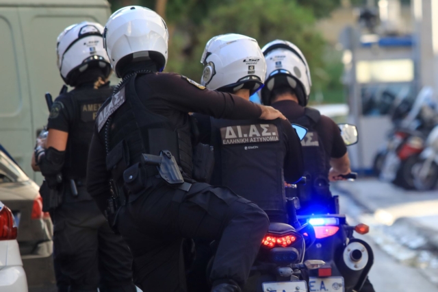Οι συνομιλίες στον ασύρματο μετά την καταδίωξη στον Ασπρόπυργο