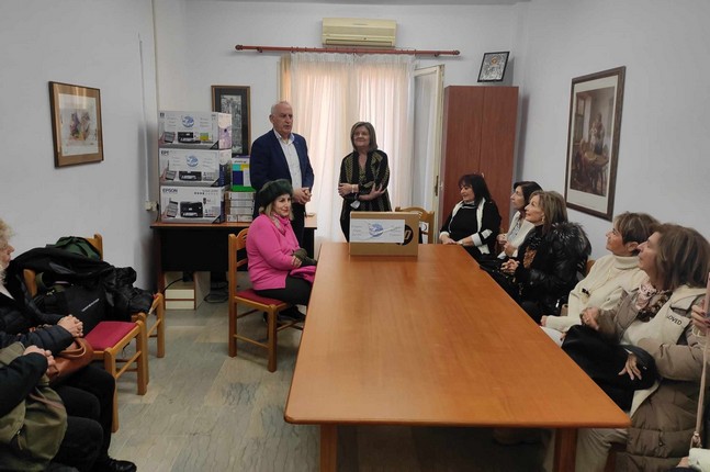 Αφιέρωμα στον πολυγραφότατο συγγραφέα Βασίλη Βασιλικό...