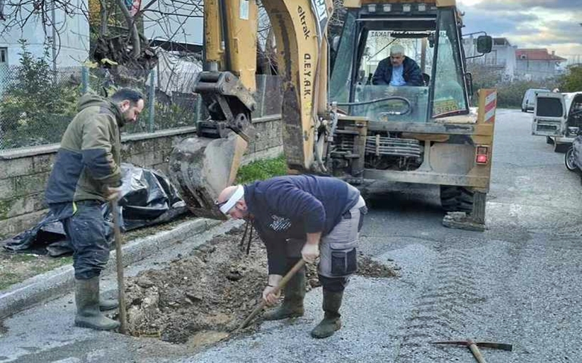 Άμεση αποκατάσταση ζημιών από τη ΔΕΥΑΜ στο δίκτυο υδροδότησης σε γειτονιές της Καλαμπάκας και την Τ.Κ. Αύρας