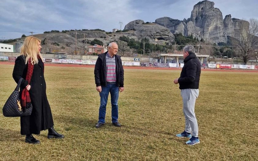 Στο στάδιο Καλαμπάκας η Πηνελόπη Μαγκούρα και ο Γεωπόνος του Δήμου για τον αγωνιστικό χώρο