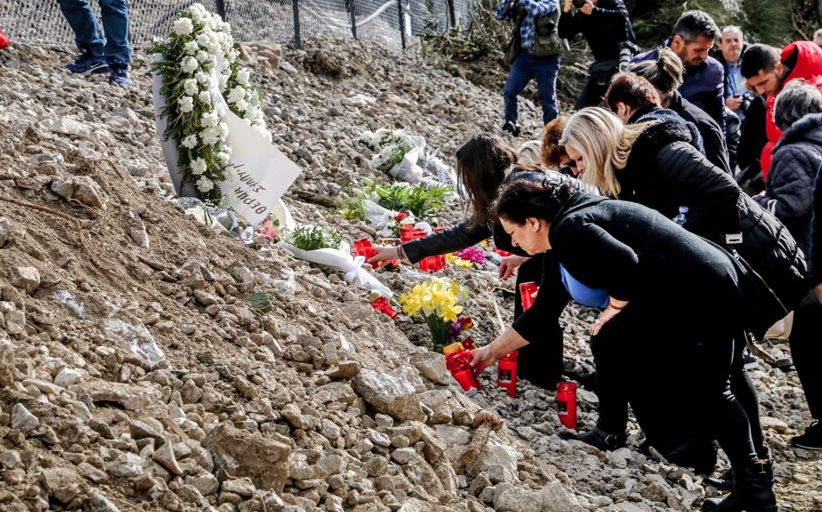 Τέμπη: «Κλείνουν την εξεταστική 8 ημέρες πριν κλάψουμε τους ανθρώπους μας»  Ξεσπά o Βαγγέλης Βλάχος
