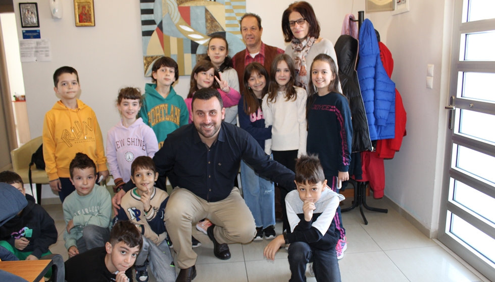 Μαθητές του Γ2 τμήματος του 5ου Δημοτικού Σχολείου επισκέφθηκαν το Ράδιο Μετέωρα 90,3 και έκαναν μια μοναδική συνέντευξη το Δήμαρχο Λευτέρη Αβραμόπουλο