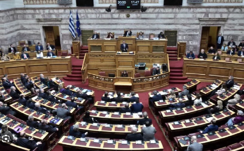 Βουλή: Πέρασε το νομοσχέδιο για τα ομόφυλα ζευγάρια – 176 «ναι», 76 «όχι», 2 «παρών» – Αποχή για 46 βουλευτές