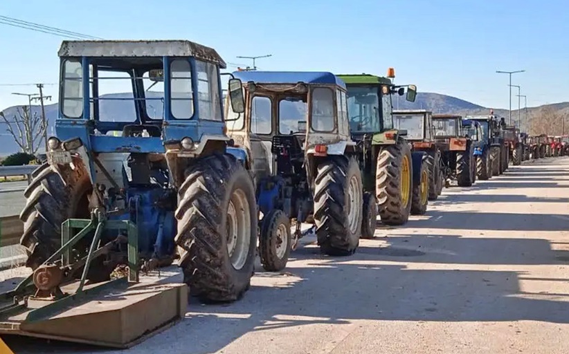 Σε μπλόκο των αγροτών στη Βασιλικη βρέθηκε αντιπροσωπεία του ΚΚΕ