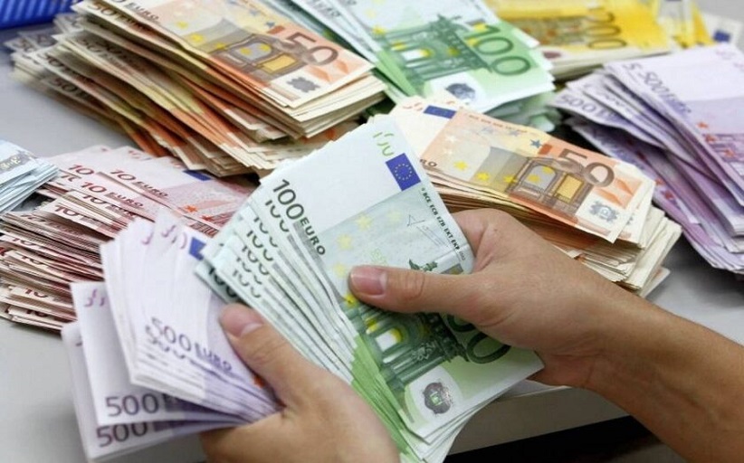 Πρόστιμα 1.480.000 ευρώ σε 11 μεγάλες αλυσίδες και επιχειρήσεις για παραπλανητικές εκπτώσεις