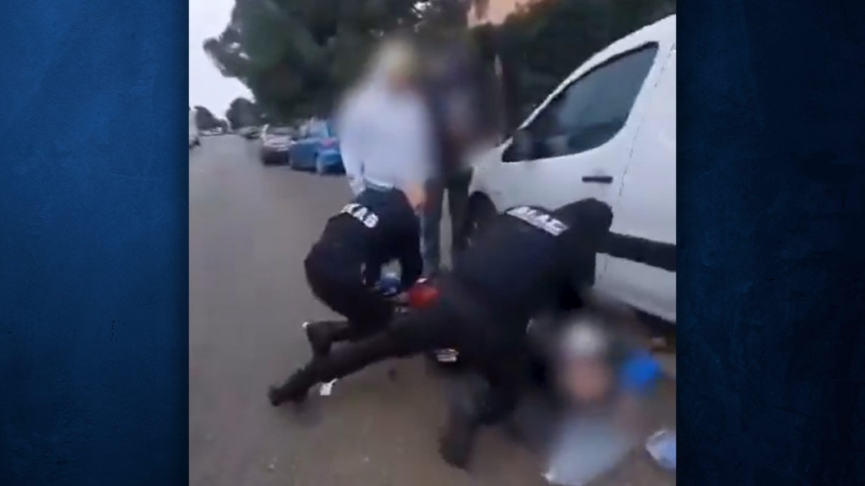 Αστυνομικοί έσωσαν πολίτη που υπέστη έμφραγμα στο δρόμο...