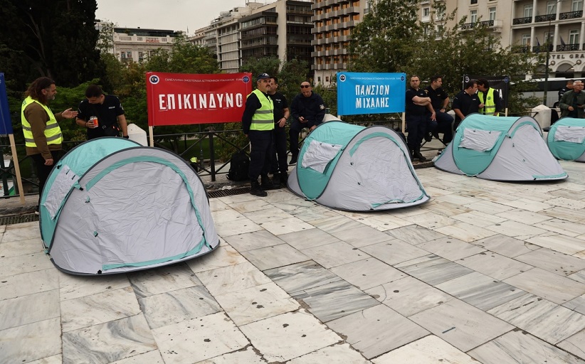 Σκηνές στο Σύνταγμα έστησαν αστυνομικοί...Τι καταγγέλλουν