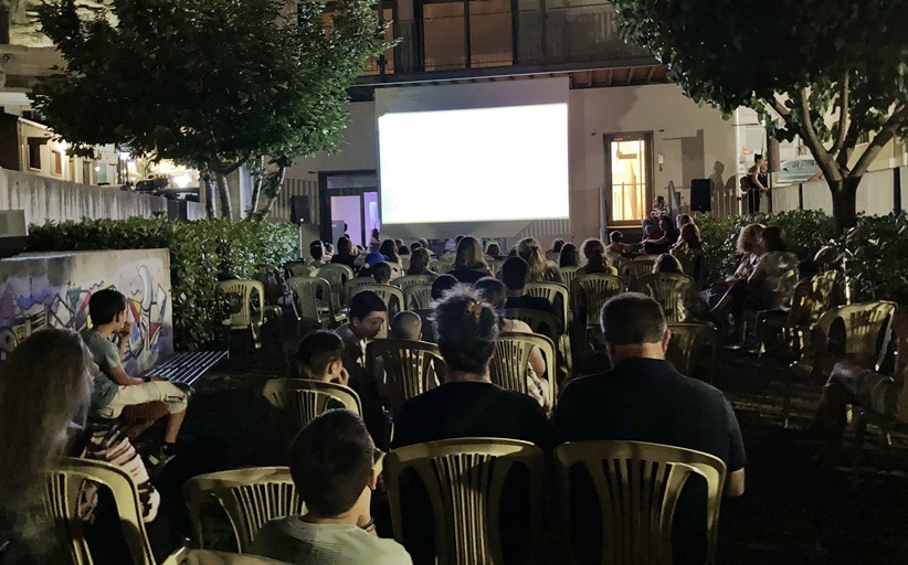 Πραγματοποιήθηκε η προβολή της ταινίας Οπενχάιμερ στη Βιβλιοθήκη Καλαμπάκας